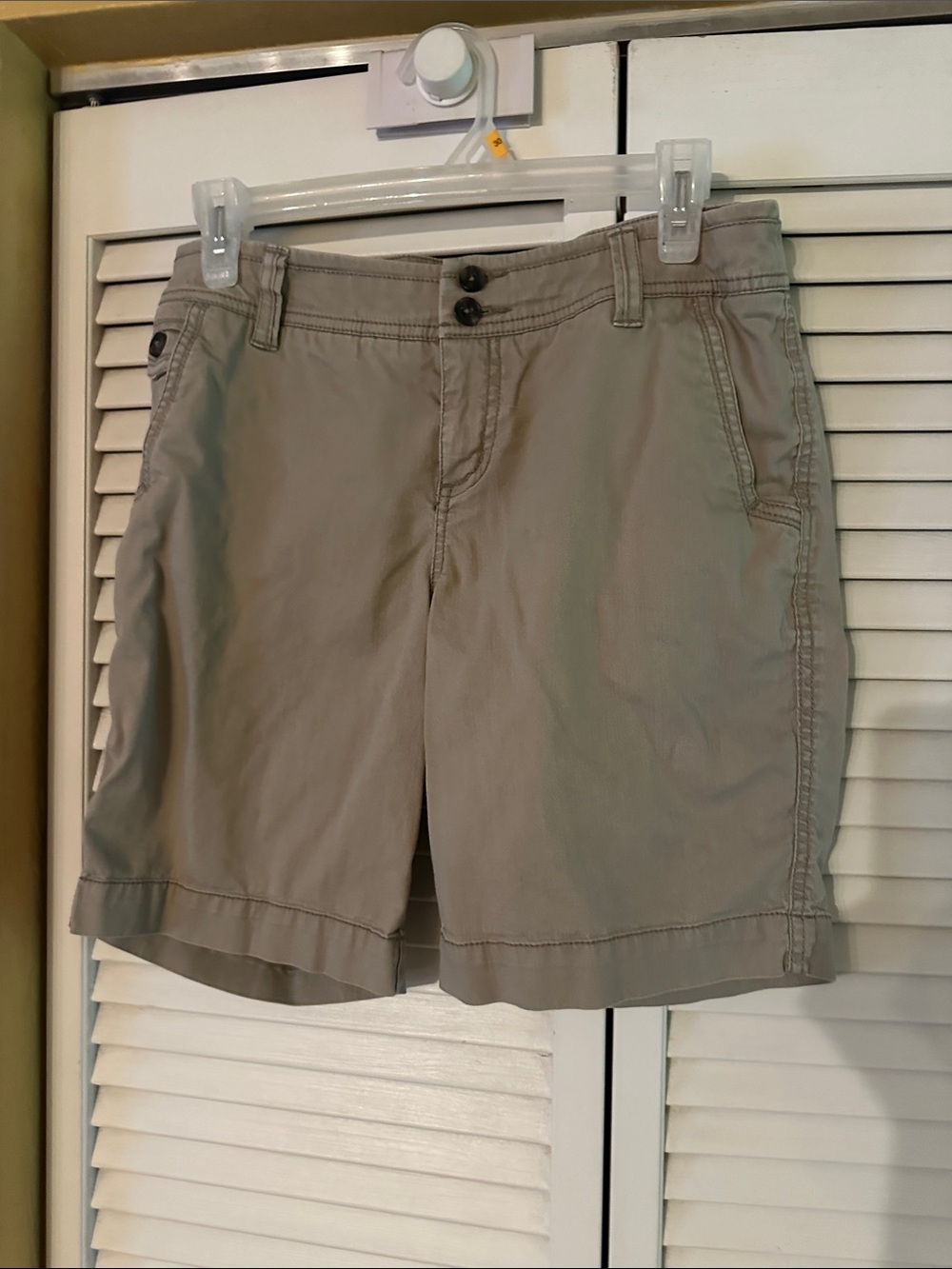NWOT Sonoma modern Women's Casual Khaki Shorts